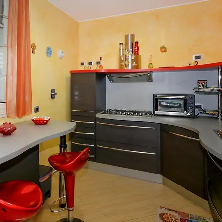 Apartment 2 Bedroom Awesome In
