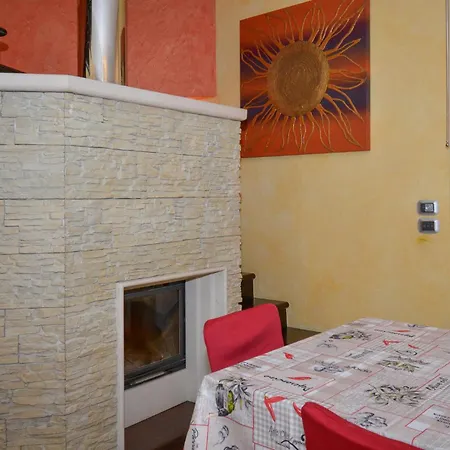 2 Bedroom Awesome In Apartment